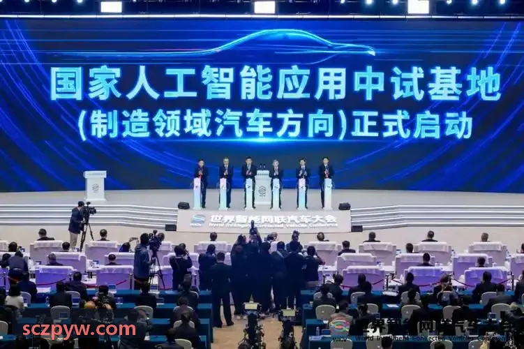 J9在高端新能源SUV全联屏车型上的搭载演示